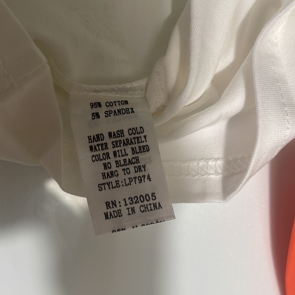 Zara WHITE TOP round Neck Two Tone Puff Sleeve Blouse . PLASTIC COLLAR detail. - Picture 4 of 9